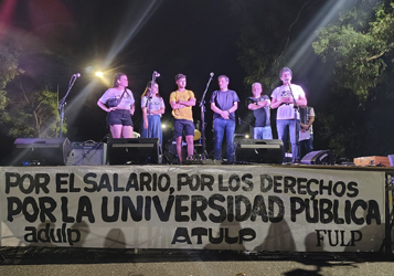 GRAN FESTIVAL POR LA EDUCACIÓN PÚBLICA EN EL BOSQUE