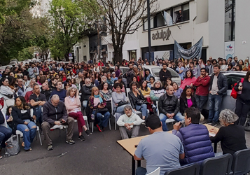 MÁS DE 500 DOCENTES EN LA CALLE DEFINIMOS PROFUNDIZAR EL PLAN DE LUCHA