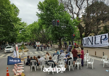 UNIVERSIDAD EN EMERGENCIA: LA UNLP SALE A LA CALLE